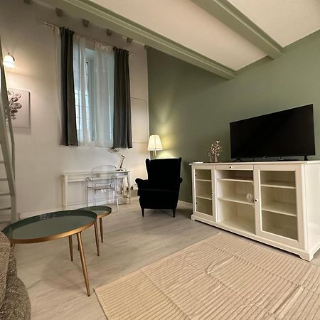 Flowers, A Cozy Suite In Milán Exteriér fotografie