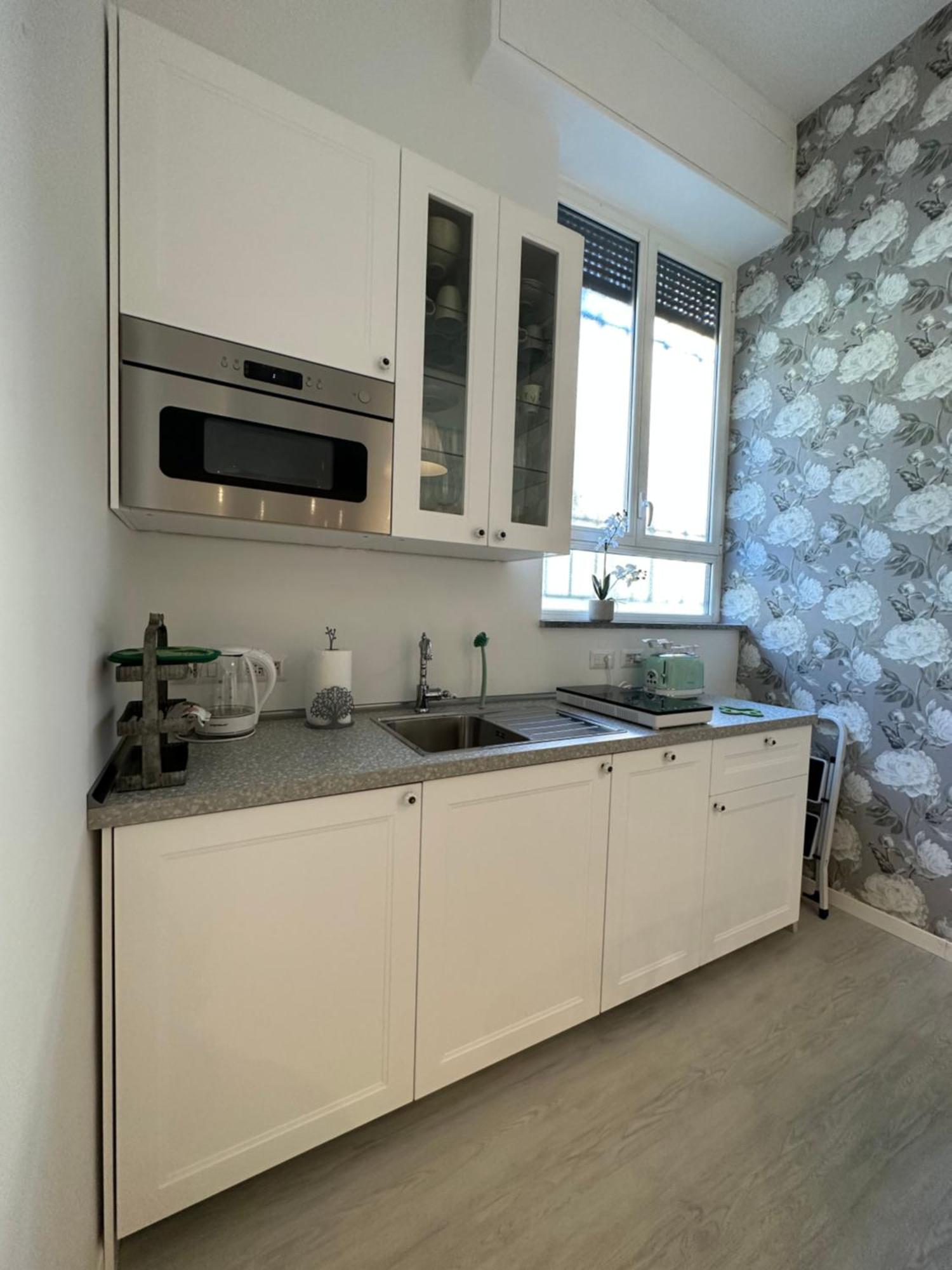Flowers, A Cozy Suite In Milán Exteriér fotografie
